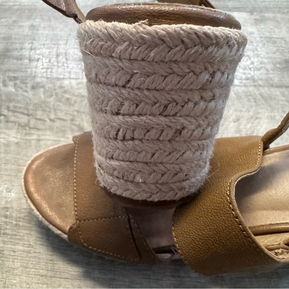 Eileen Fisher Slingback Open Toe Wedge Sandal Tan Leather Womens Sz. 7.5